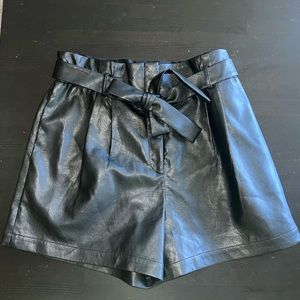 Leather high waist paper bag belted short